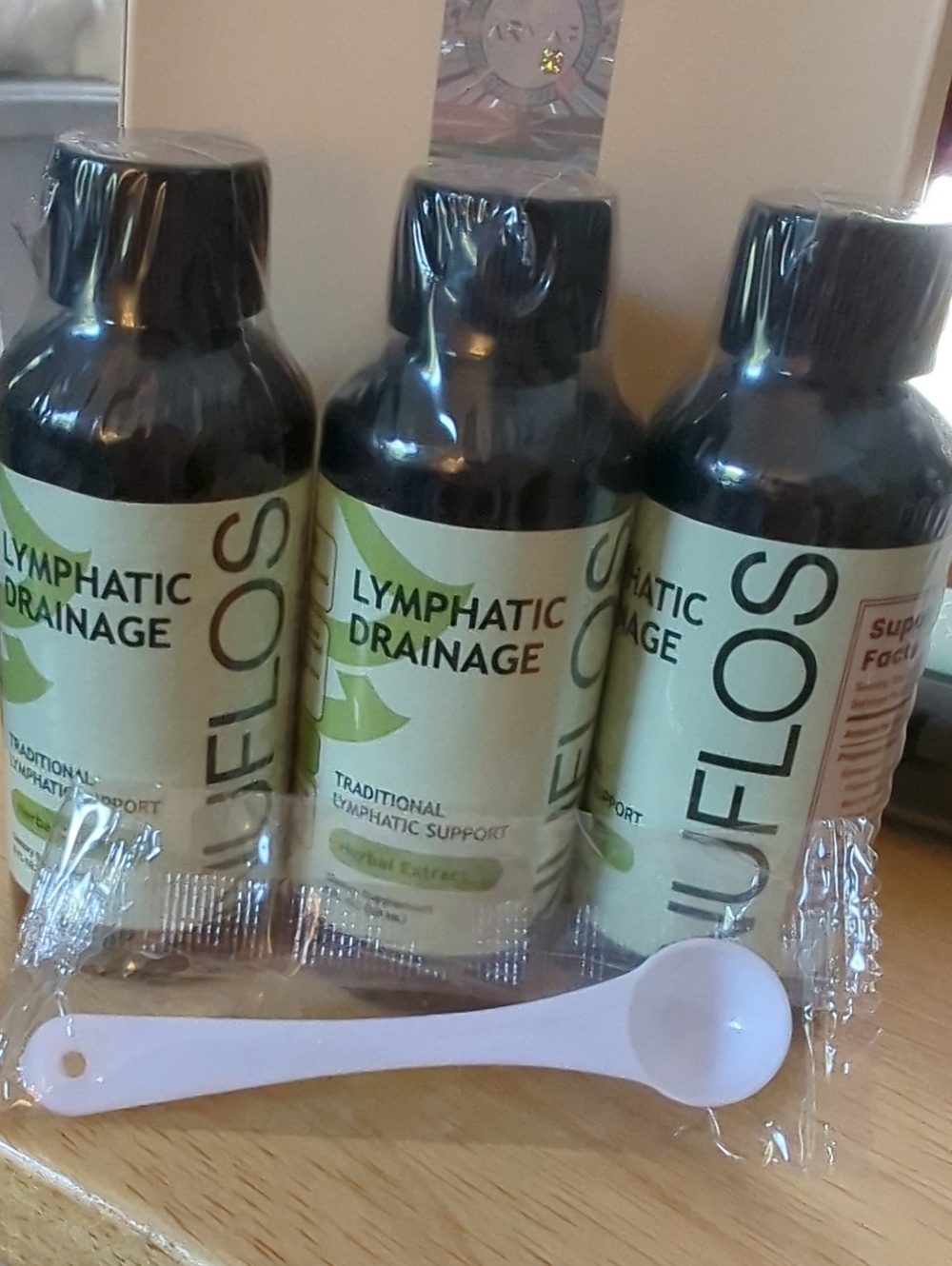 Lymphatic Drainage Support Moisturizer – Cream & Green